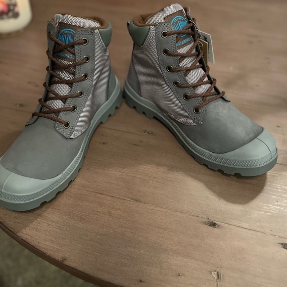 Palladium Gray and Tan High-Top Boots! Men’s or Women’s Boots!!​​ - Picture 2 of 7